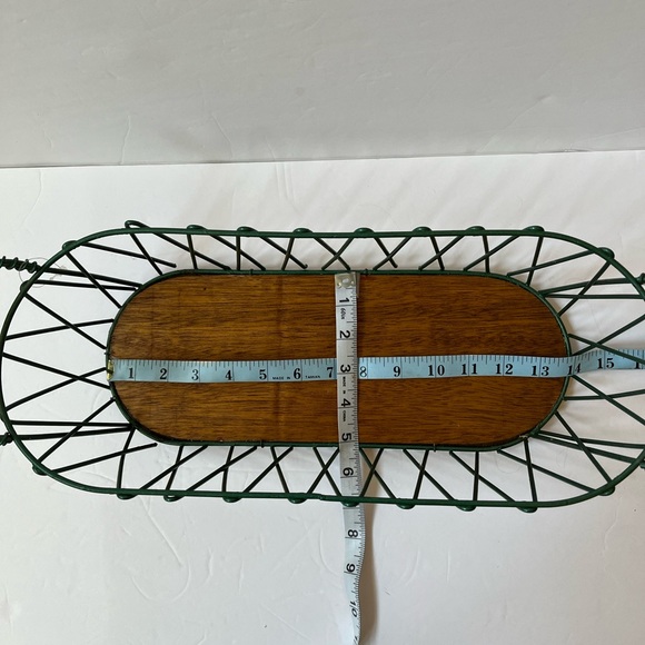 Green metal wire basket with wood base. - Picture 7 of 8